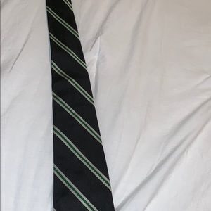 Men’s Blue and green striped tie.